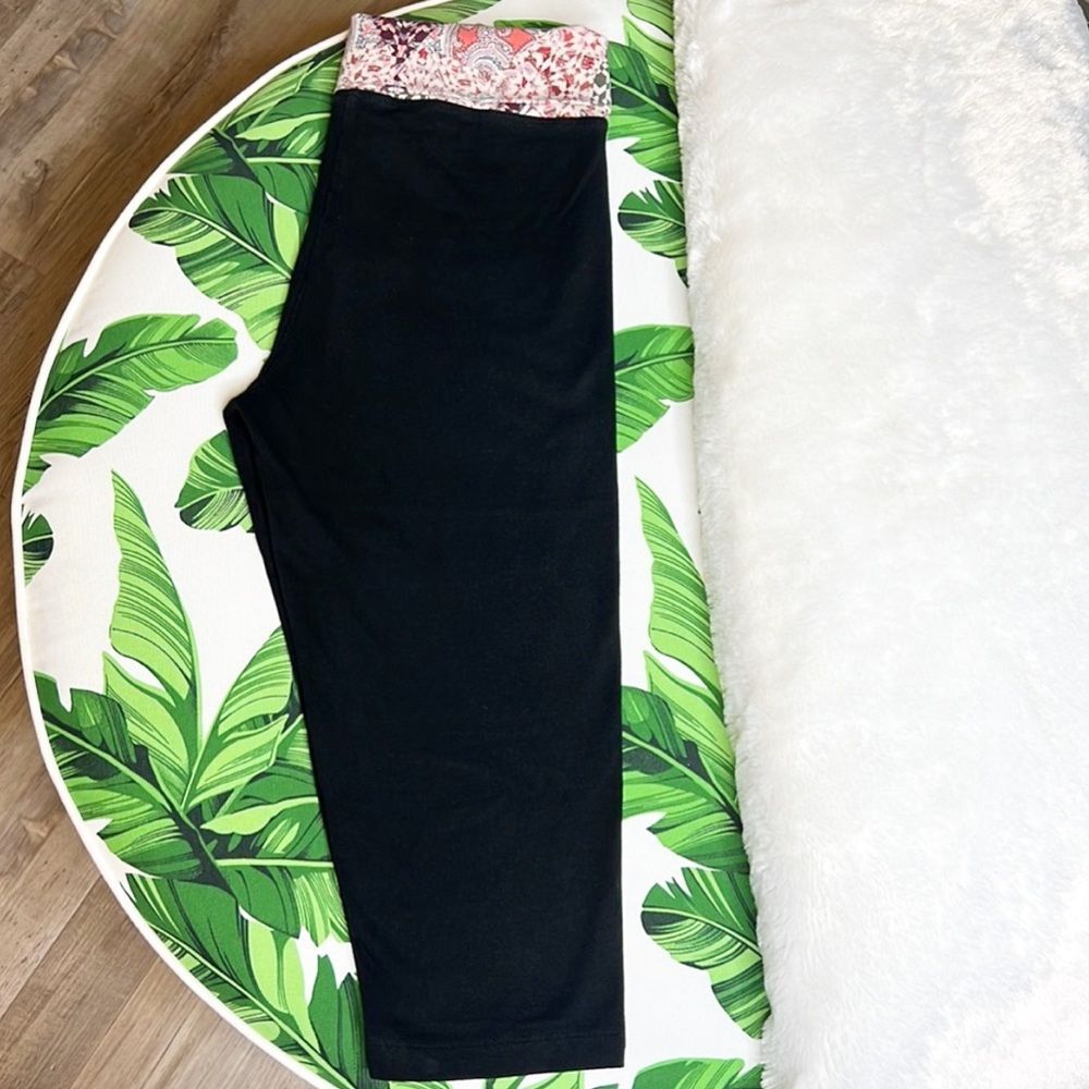 Victoria’s Secret Black Cotton Cropped Yoga Workout Pants / Leggings